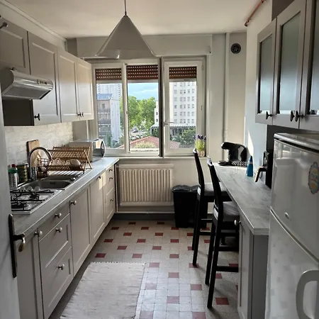 Des Merveilles Apartamento Vénissieux